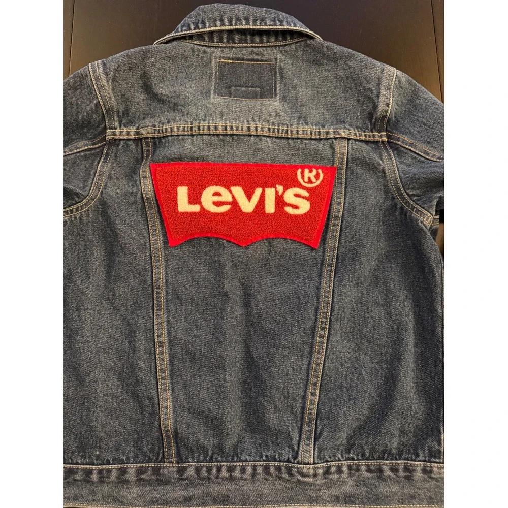 Levi's‎ Boys Denim Trucker Jacket Size S (8-10) Red Batwing Logo Patch - Picture 6 of 9
